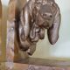 Paire de serres livres têtes de chiens en régule sur plaque de marbre, signé Lecourtier - sculptures