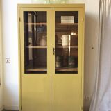 Armoire vitrée