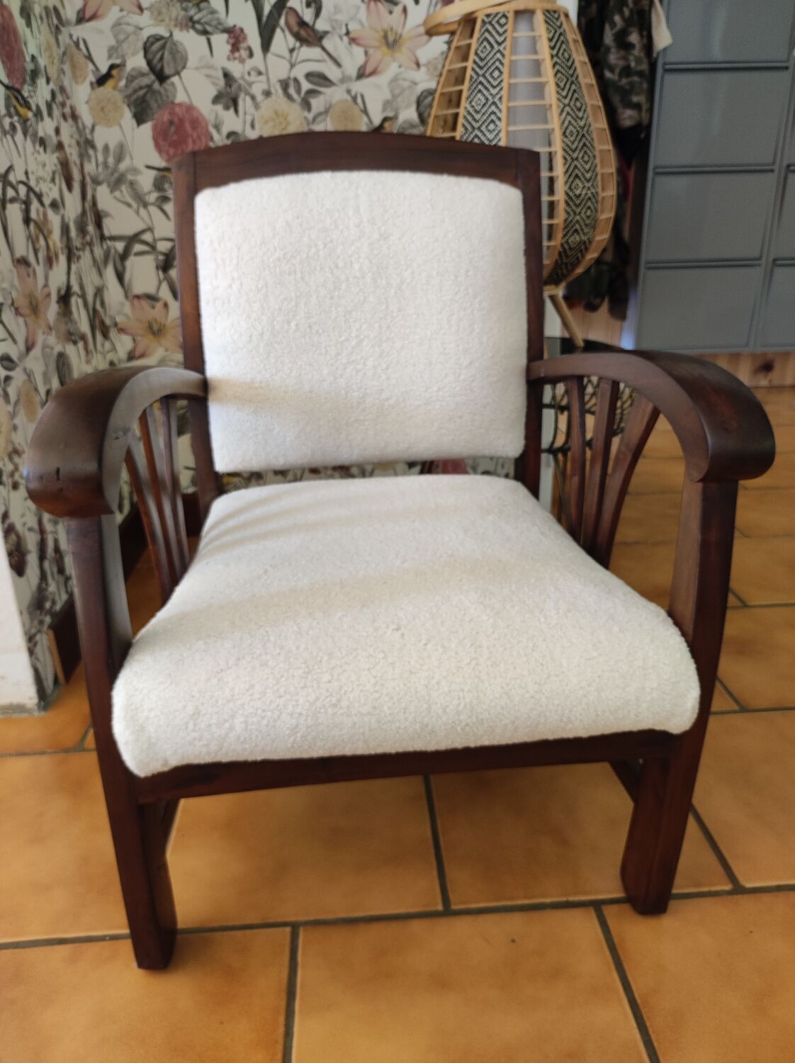 Colonial armchair