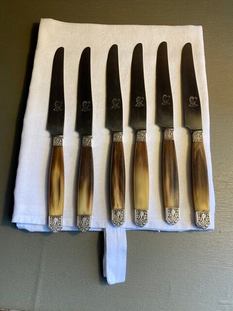 Lot of horned cheese knives