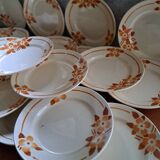 Suite de 21 assiettes au pochoir