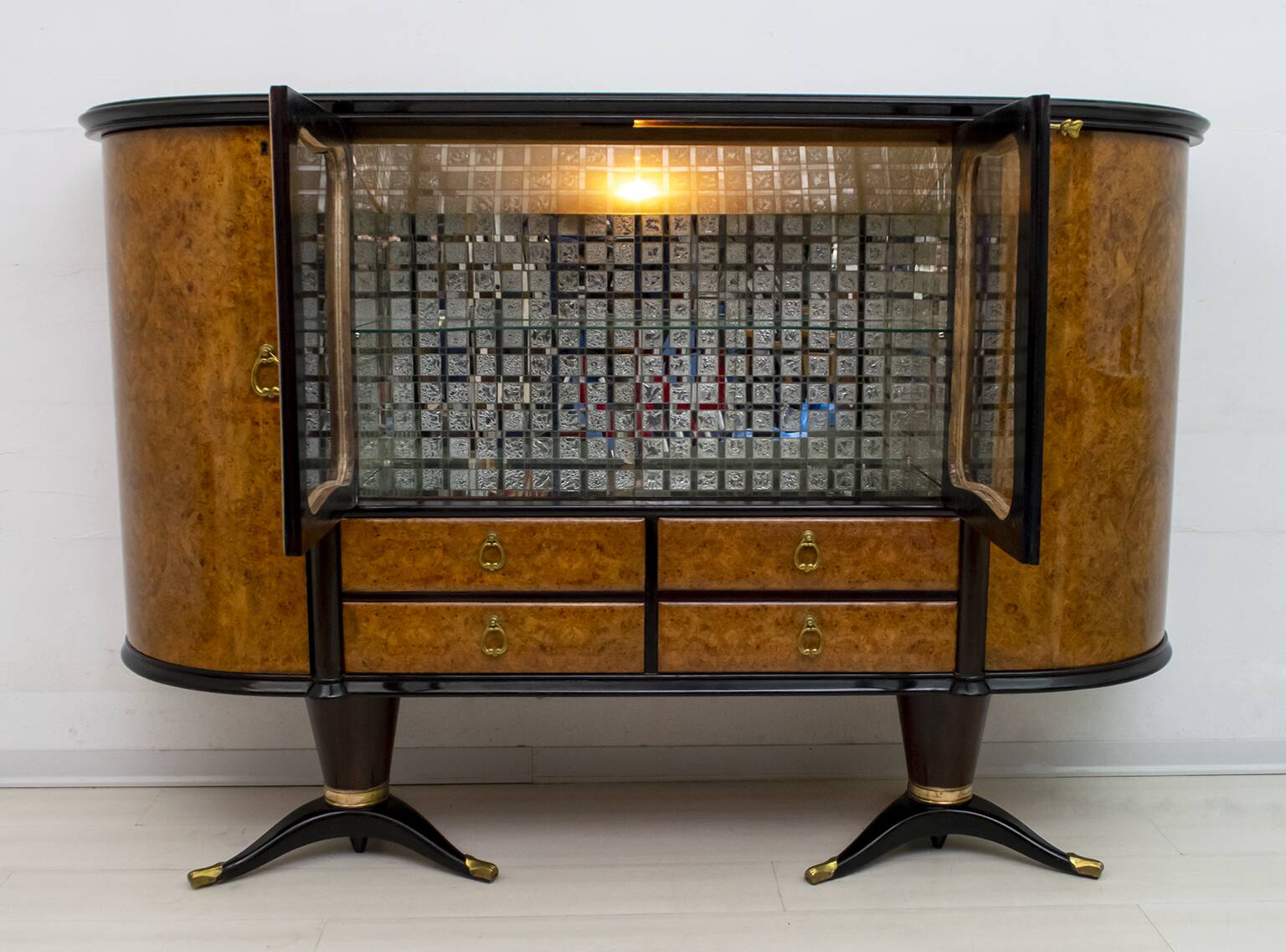 Paolo Buffa Mid-Century Modern Italian Mahogany and Walnut Bar Cabinet, 50