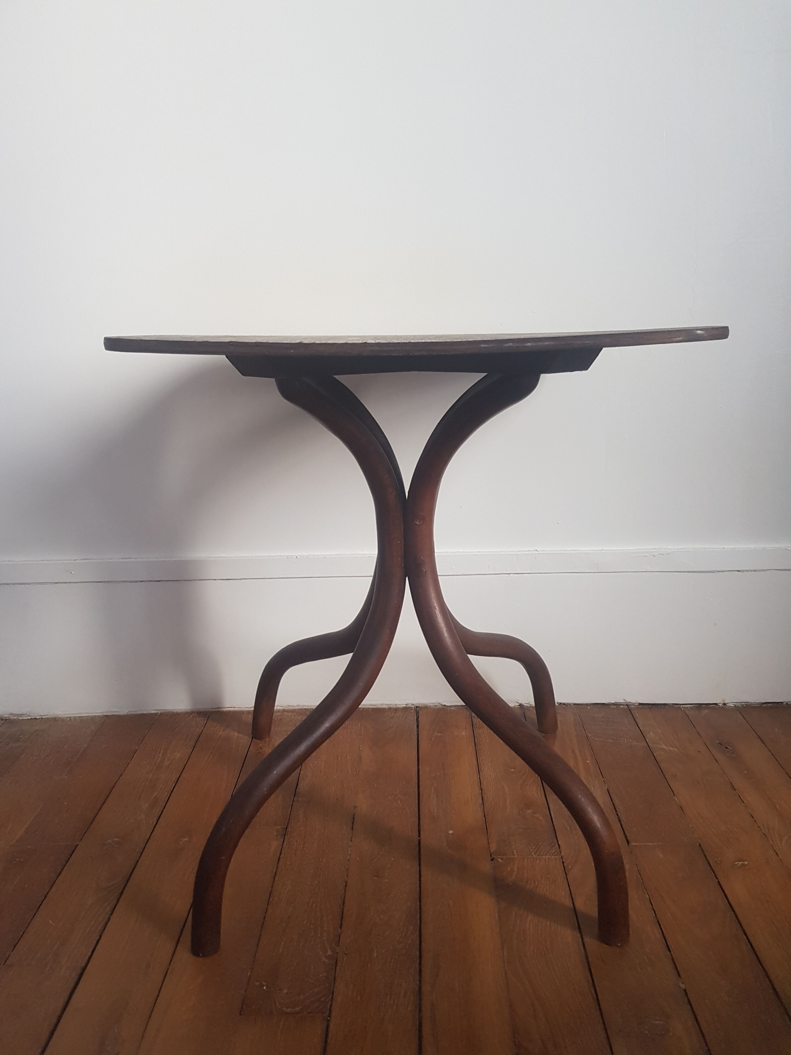 Old gueridon in wood