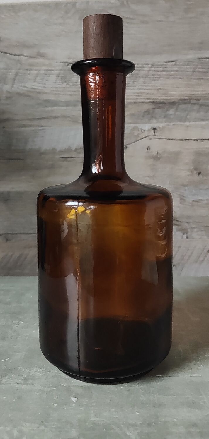 Amber glass bottle