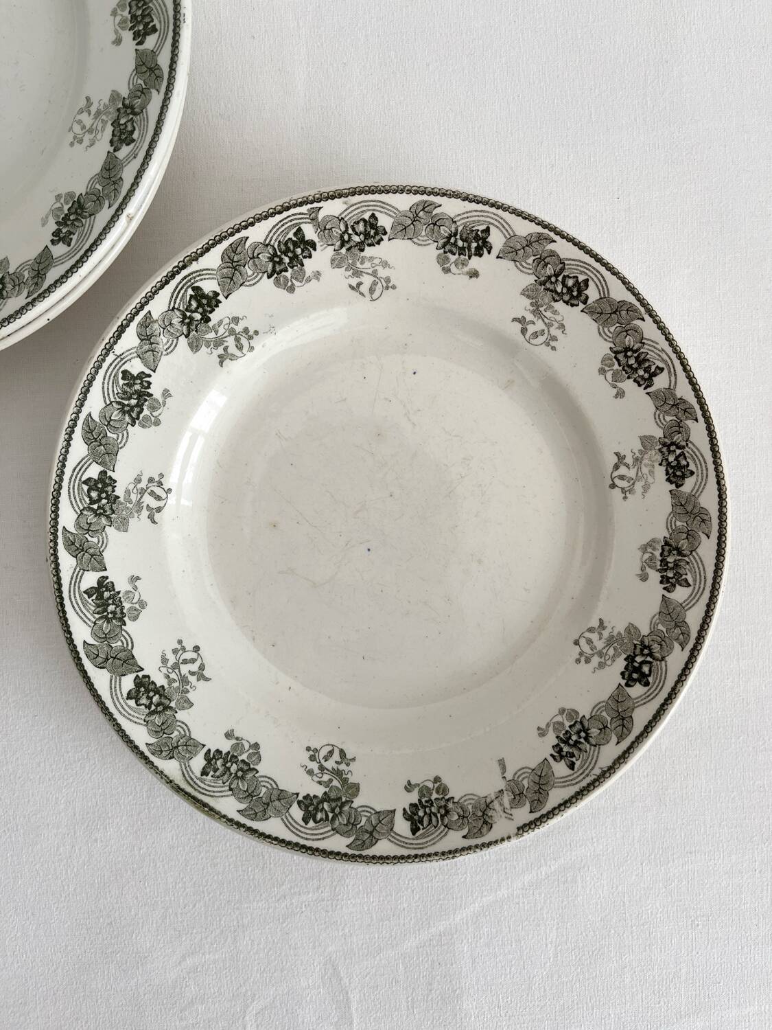 6 mismatched ironstone flat plates Murier Violetta