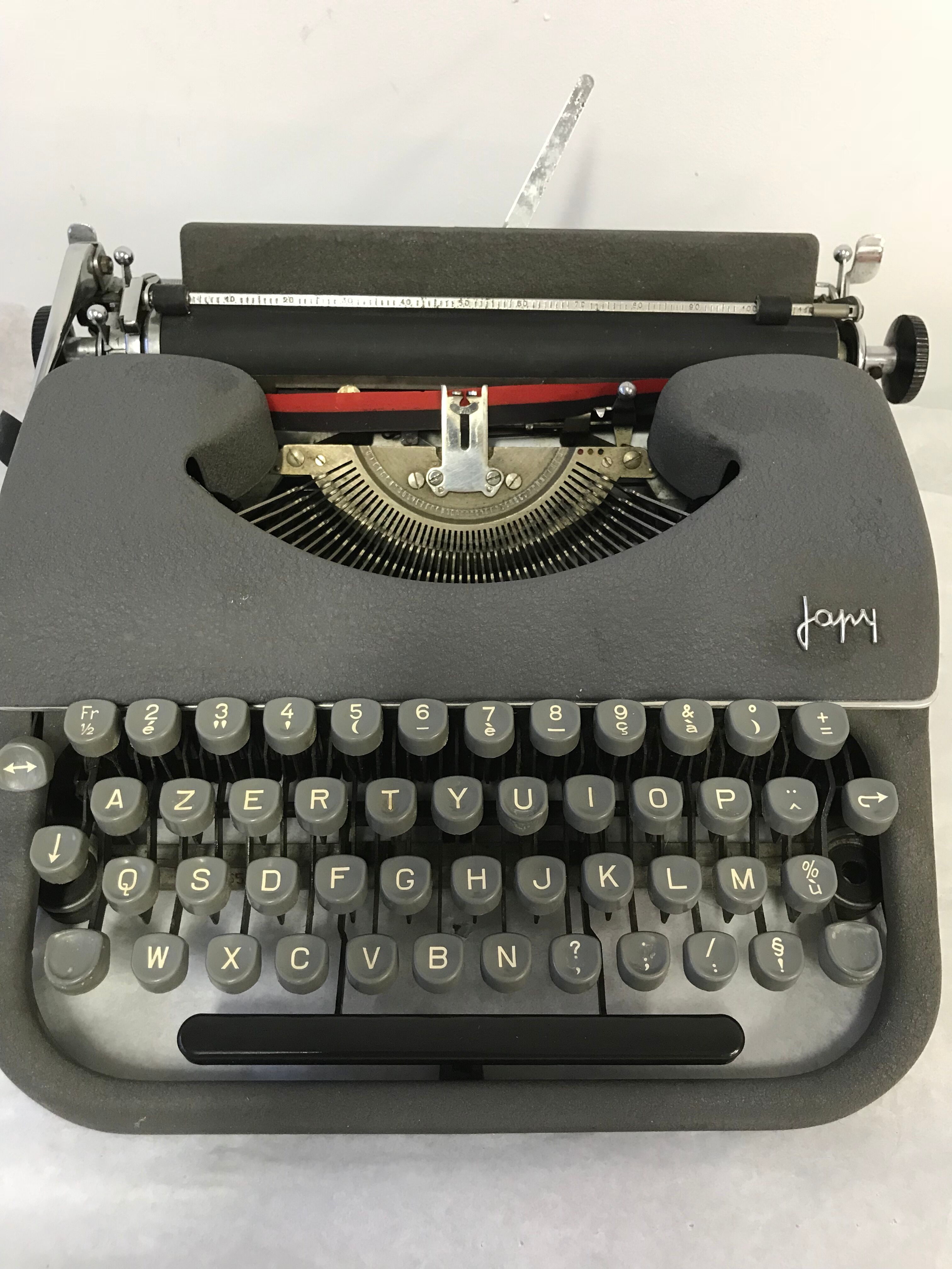 Machine à écrire Japy