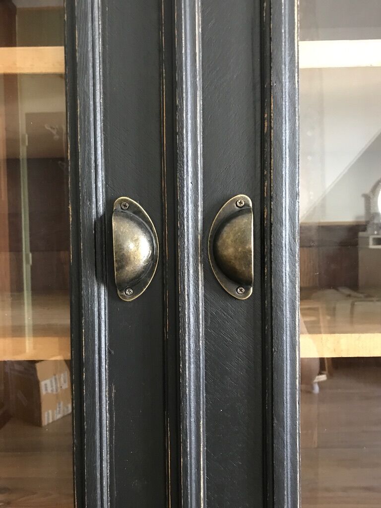 Black and wood showcase