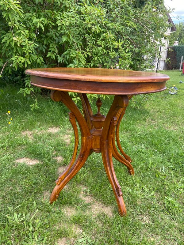 Table ronde et sa chaise en fer forgé