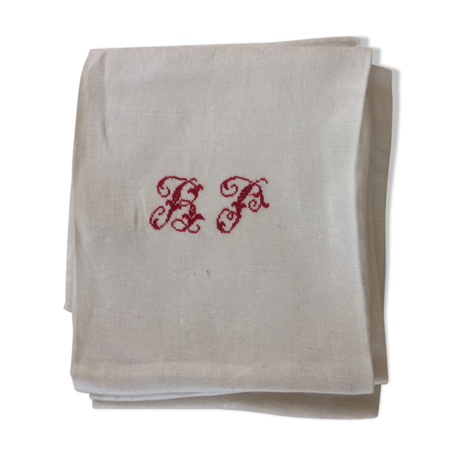 6 damassées with red monogram embroidered hand towels