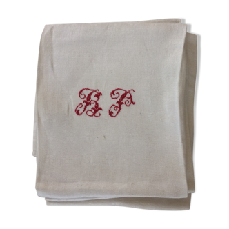 6 damassées with red monogram embroidered hand towels