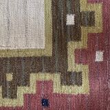 Tapis à tissage plat Röllakan rose et blanc moderne scandinave, Suède, années 1960.