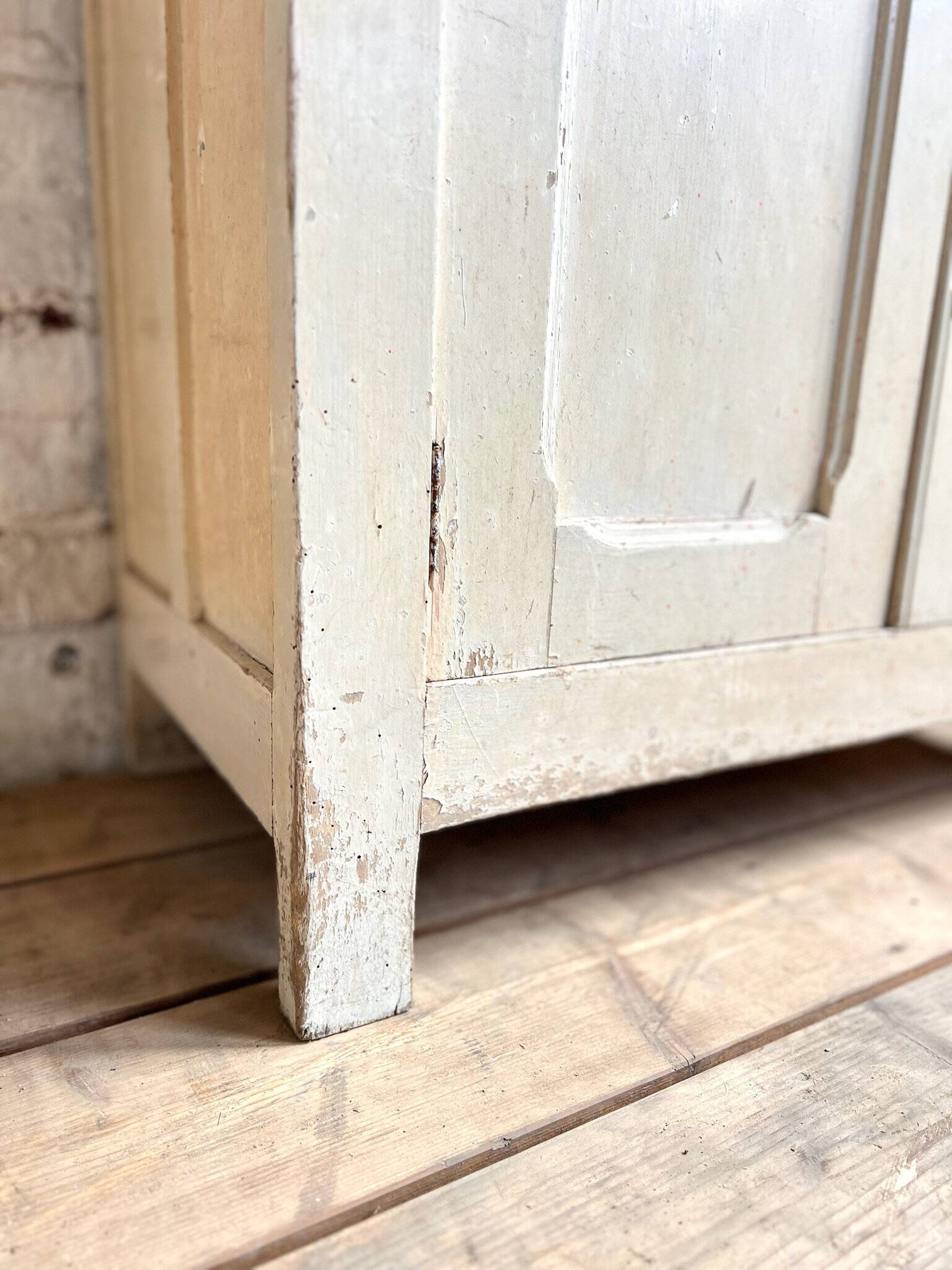 Old Parisian buffet with original patina.