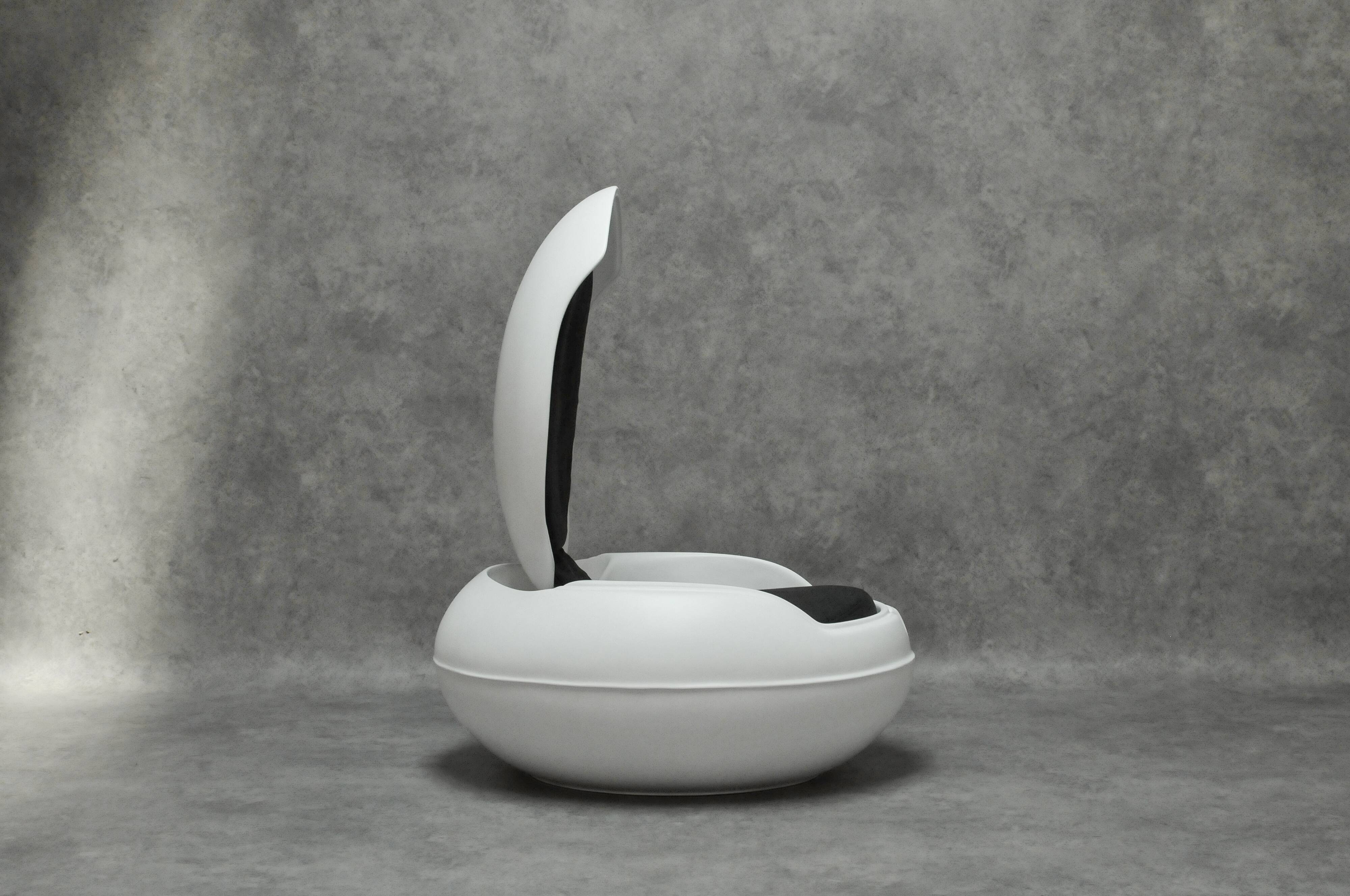Chaise oeuf de jardin