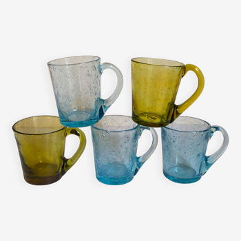 Série de gobelets- tasses en verre soufflé bullé de Biot vintages