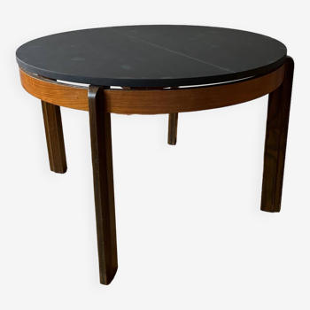 Scandinavian round table with extension