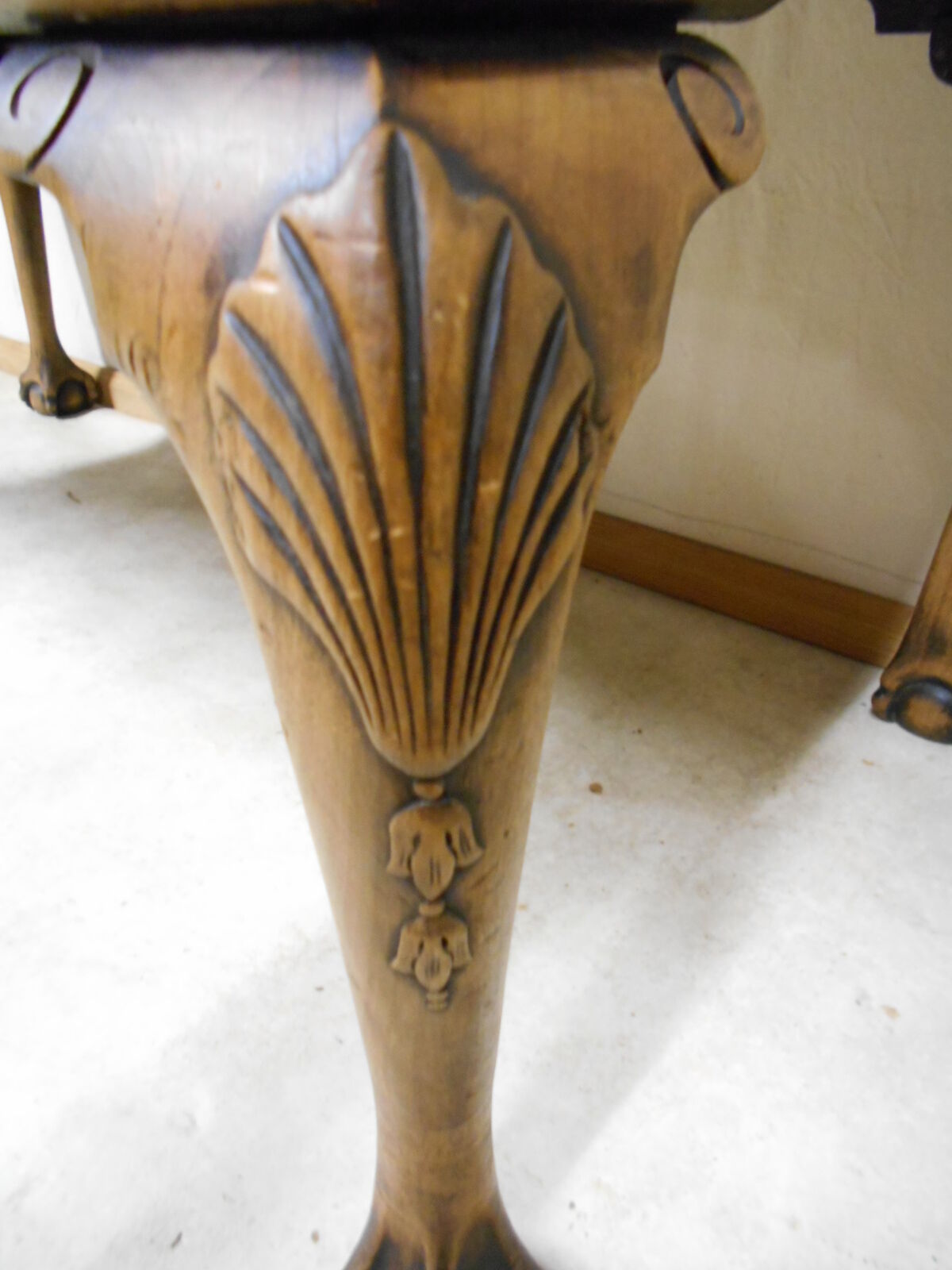 Chippendale-style english desk