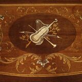 Élégant buffet marqueté de style Louis XVI