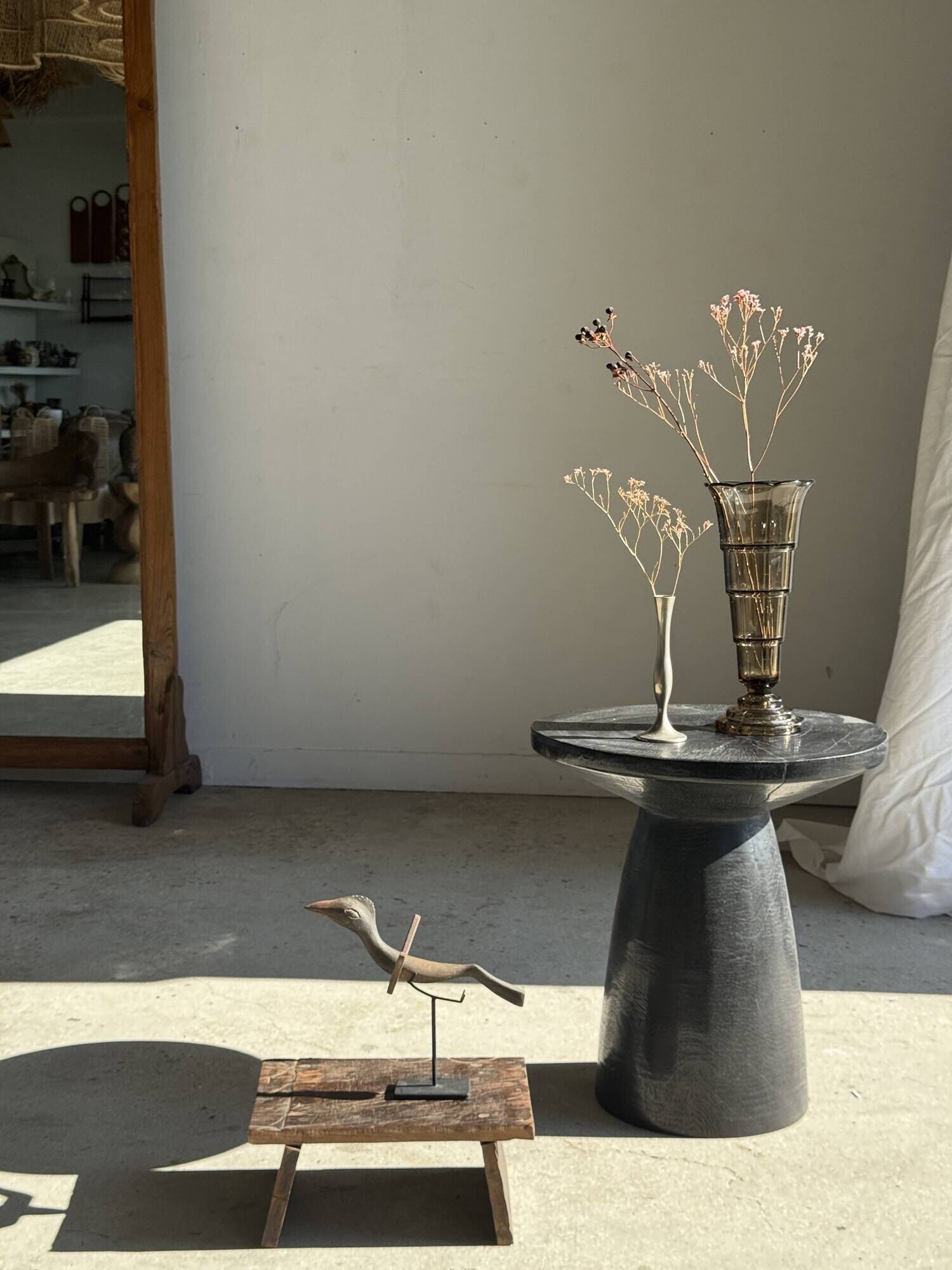 Vase soliflore vintage en métal gris à pied évasé H17 D6