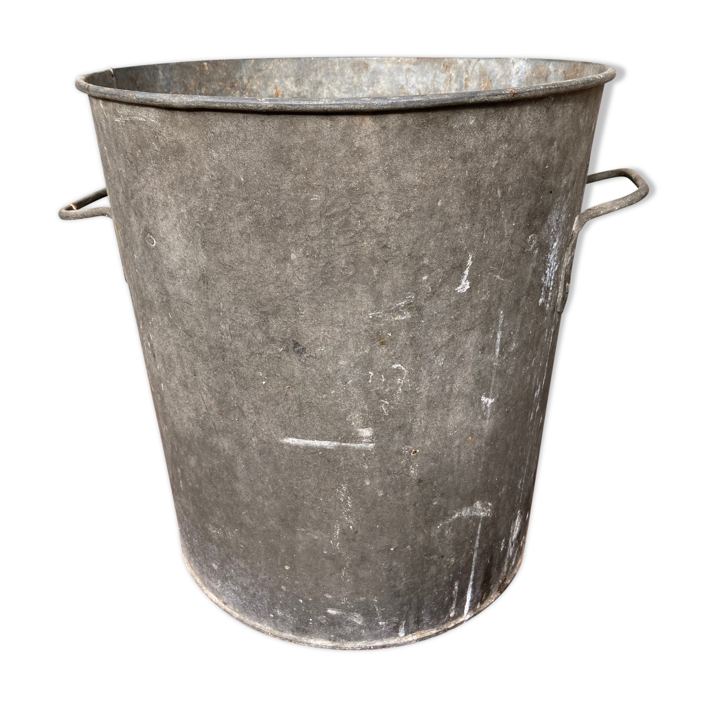 Ancient galvanized zinc laundry basin (133)