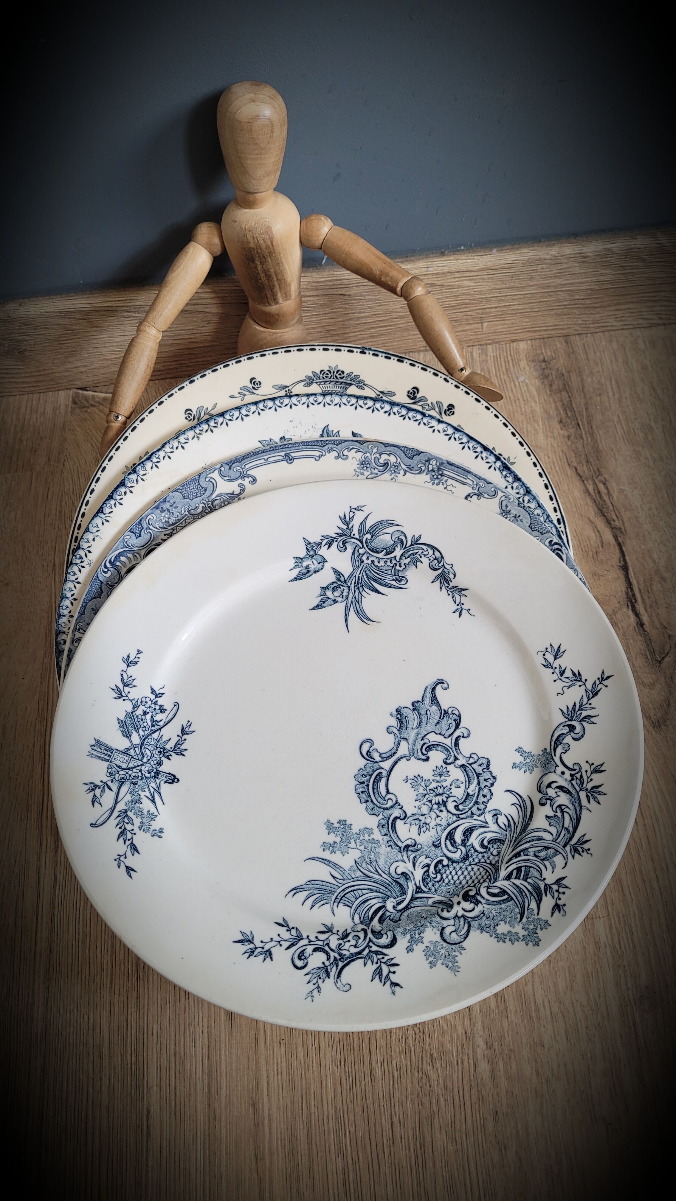 Set 4 blue mismatched plates