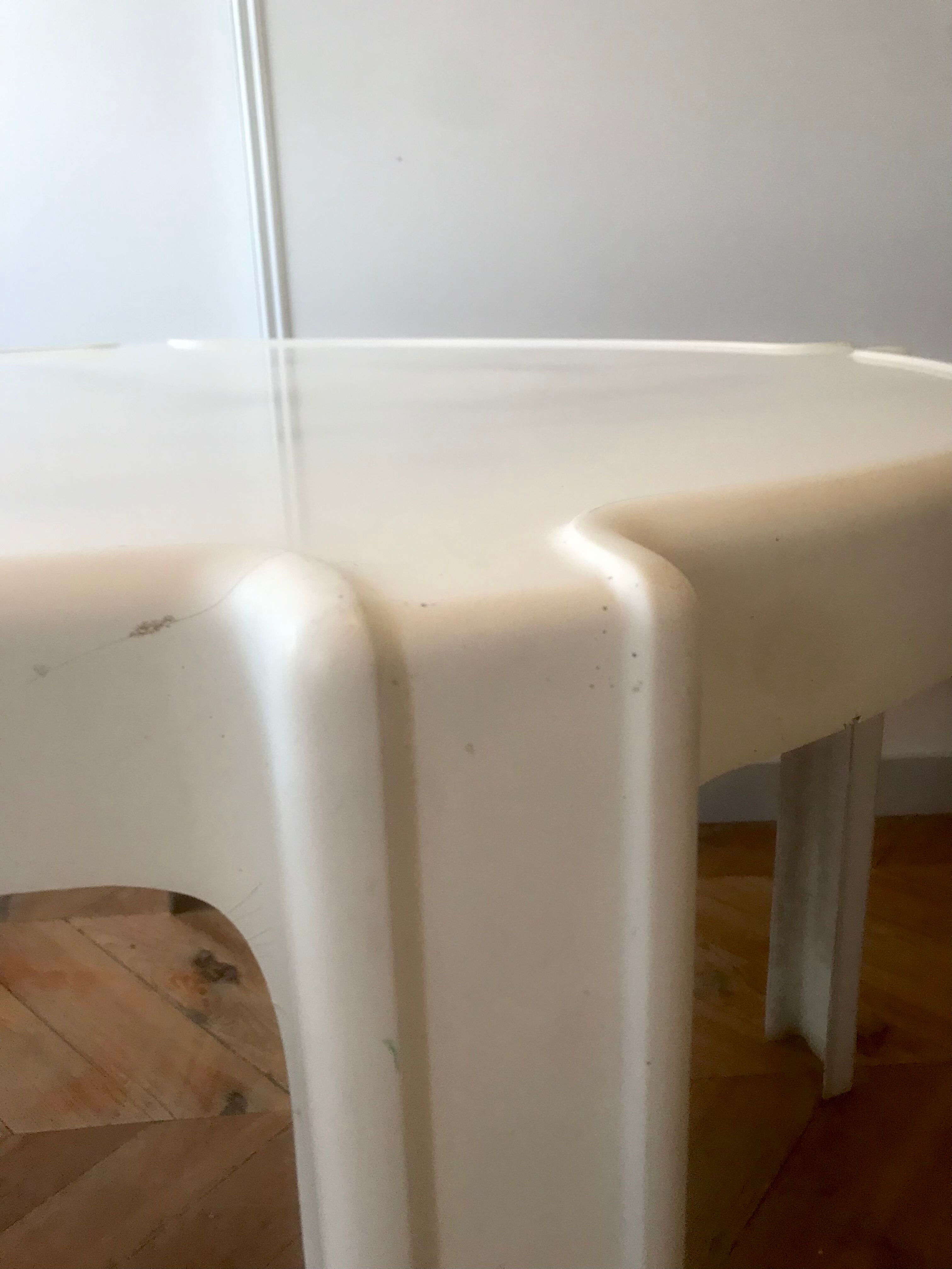 Table Marc Berthier round Space age 1970