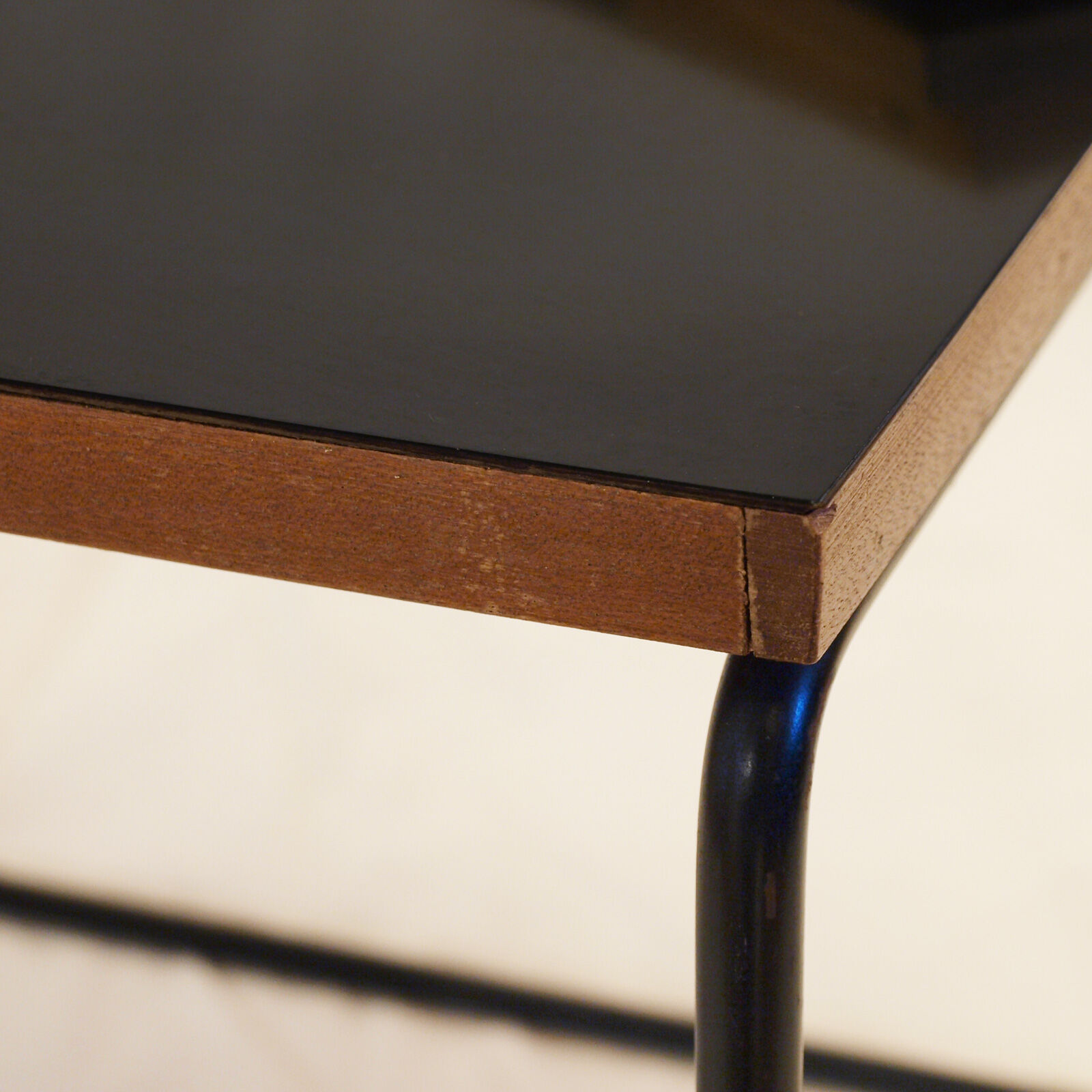 Pierre Guariche's "Volante" coffee table for Steiner
