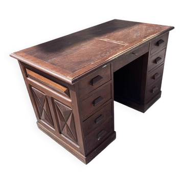 Bureau administratif des années 1920