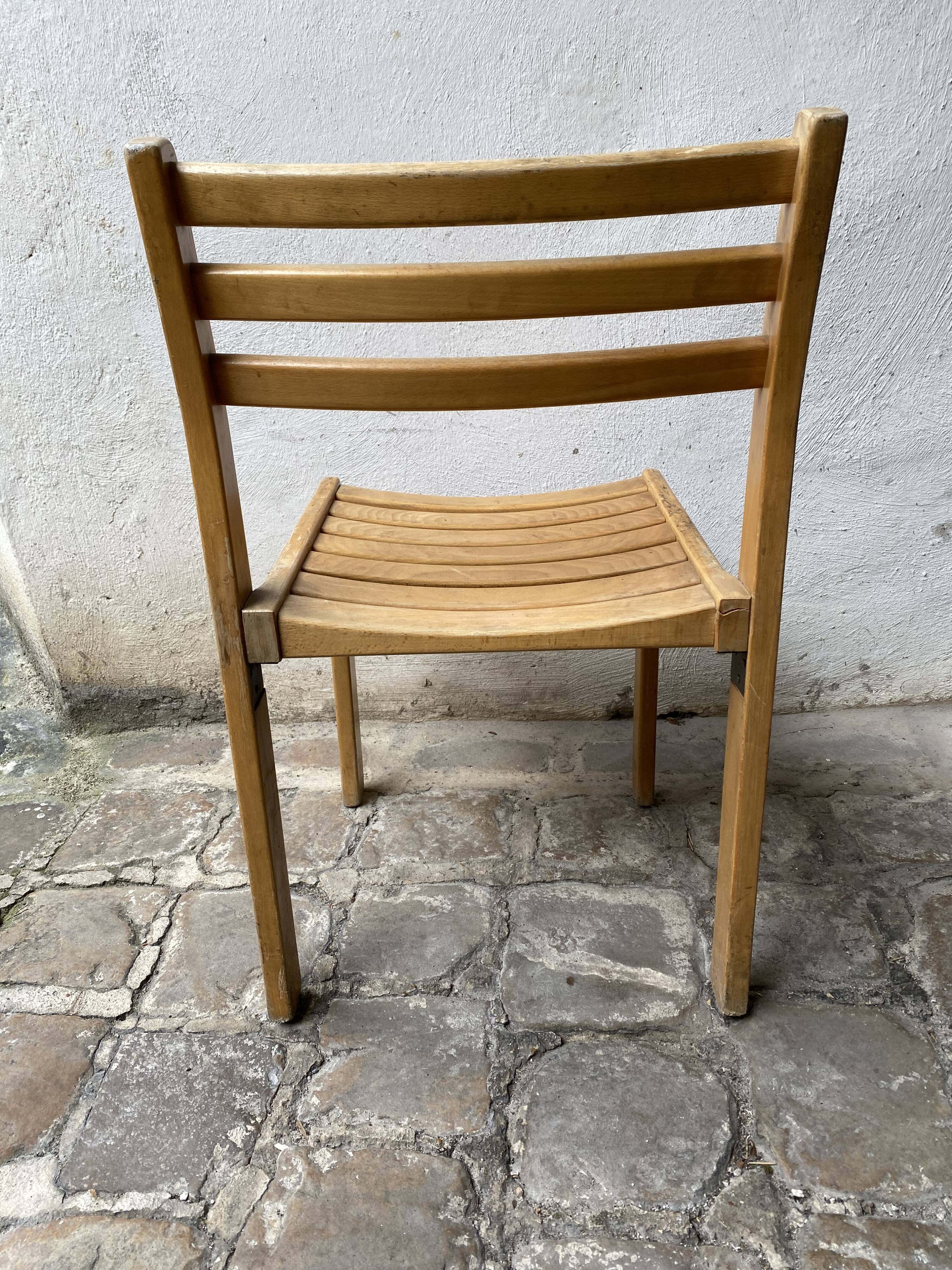Series of 6 XXth chairs in varnished oak