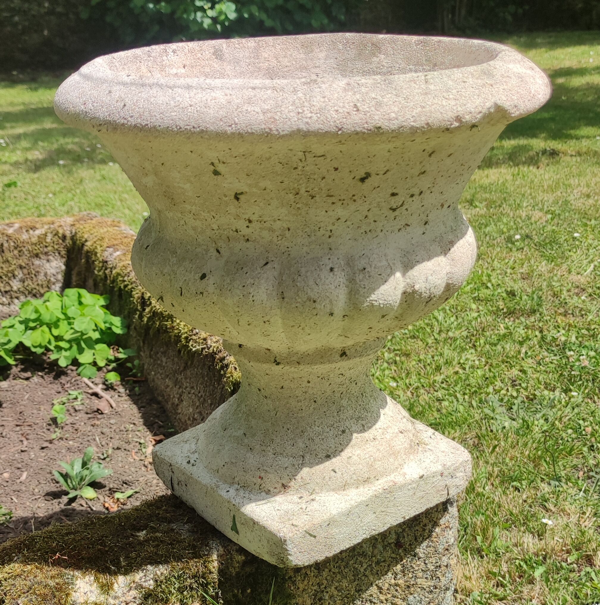 Médicis in reconstituted stone