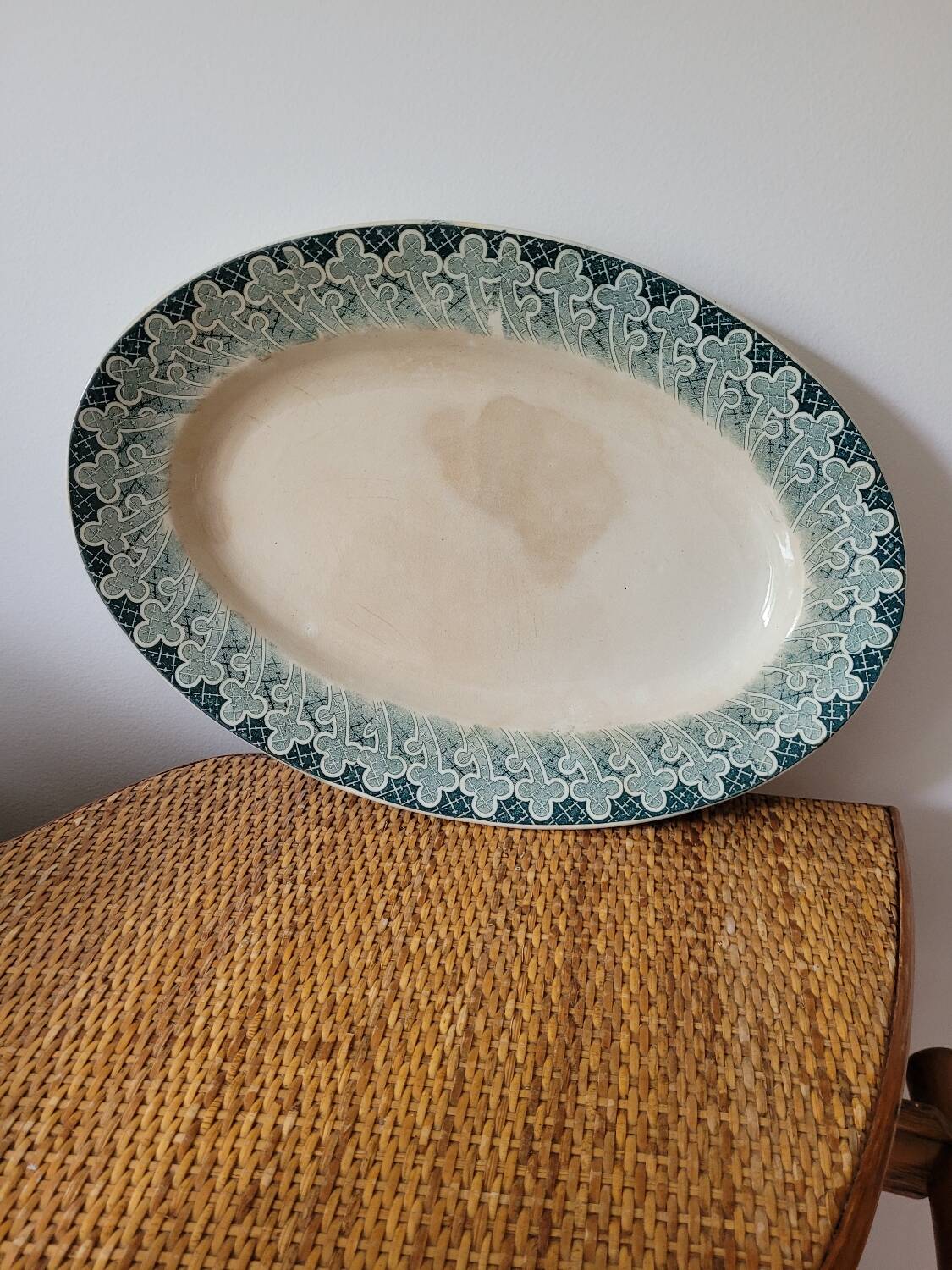 Long dish Richelieu Terre de fer
