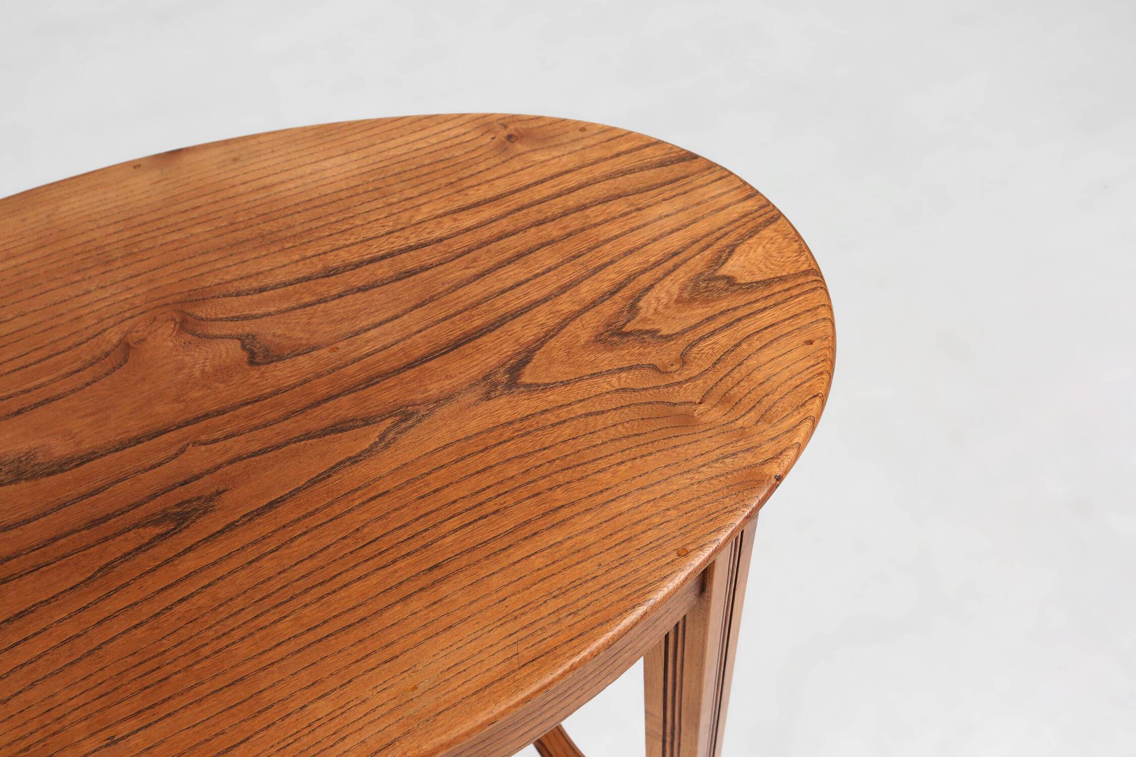 Timeless French Art Deco side table in oak, 1930s