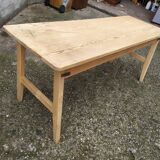 Farm table