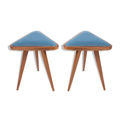 Ensemble de deux tabourets triangulaires en velours bleu du XXe siècle, Europe, années 1960