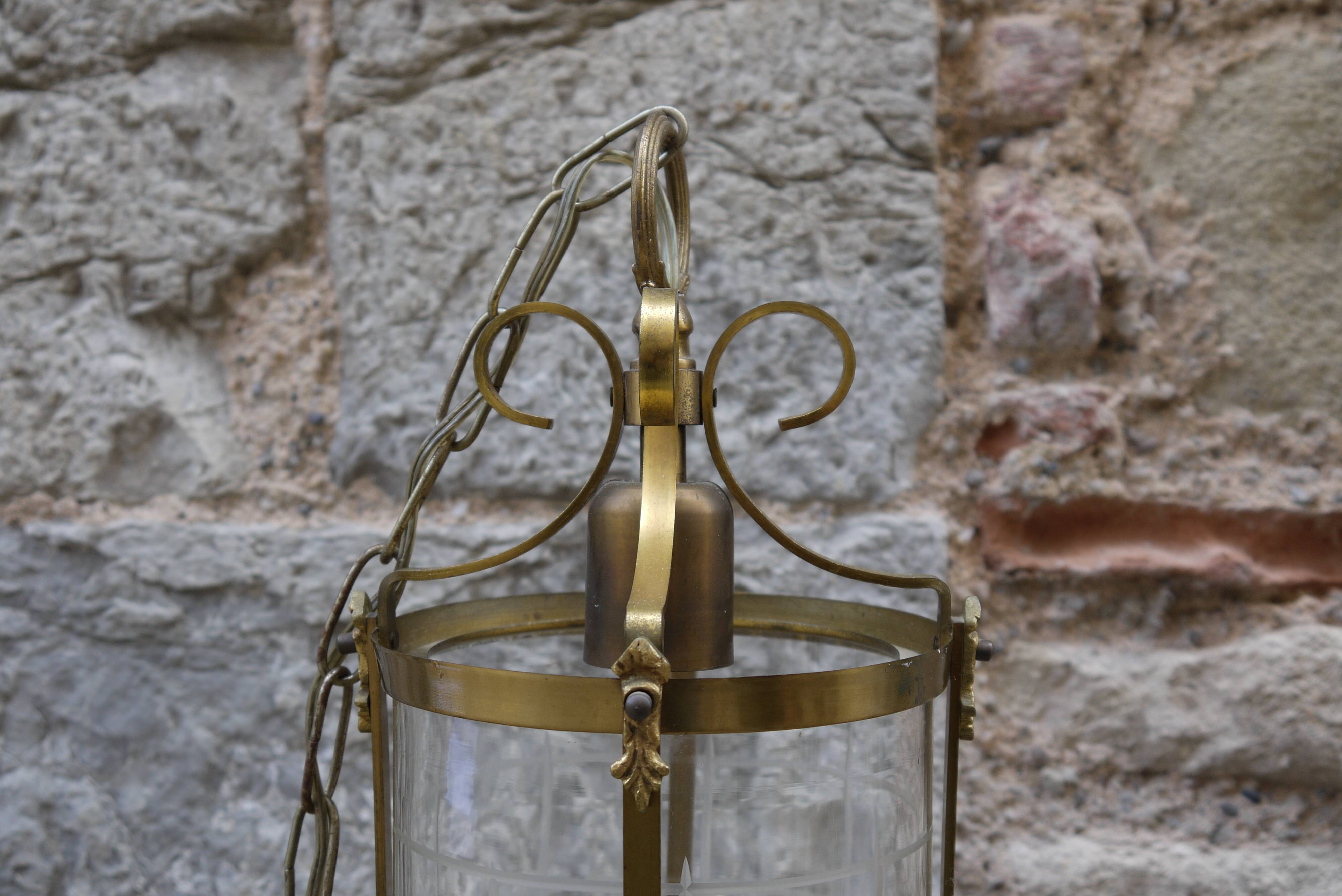 Lantern in brass and chissed glass