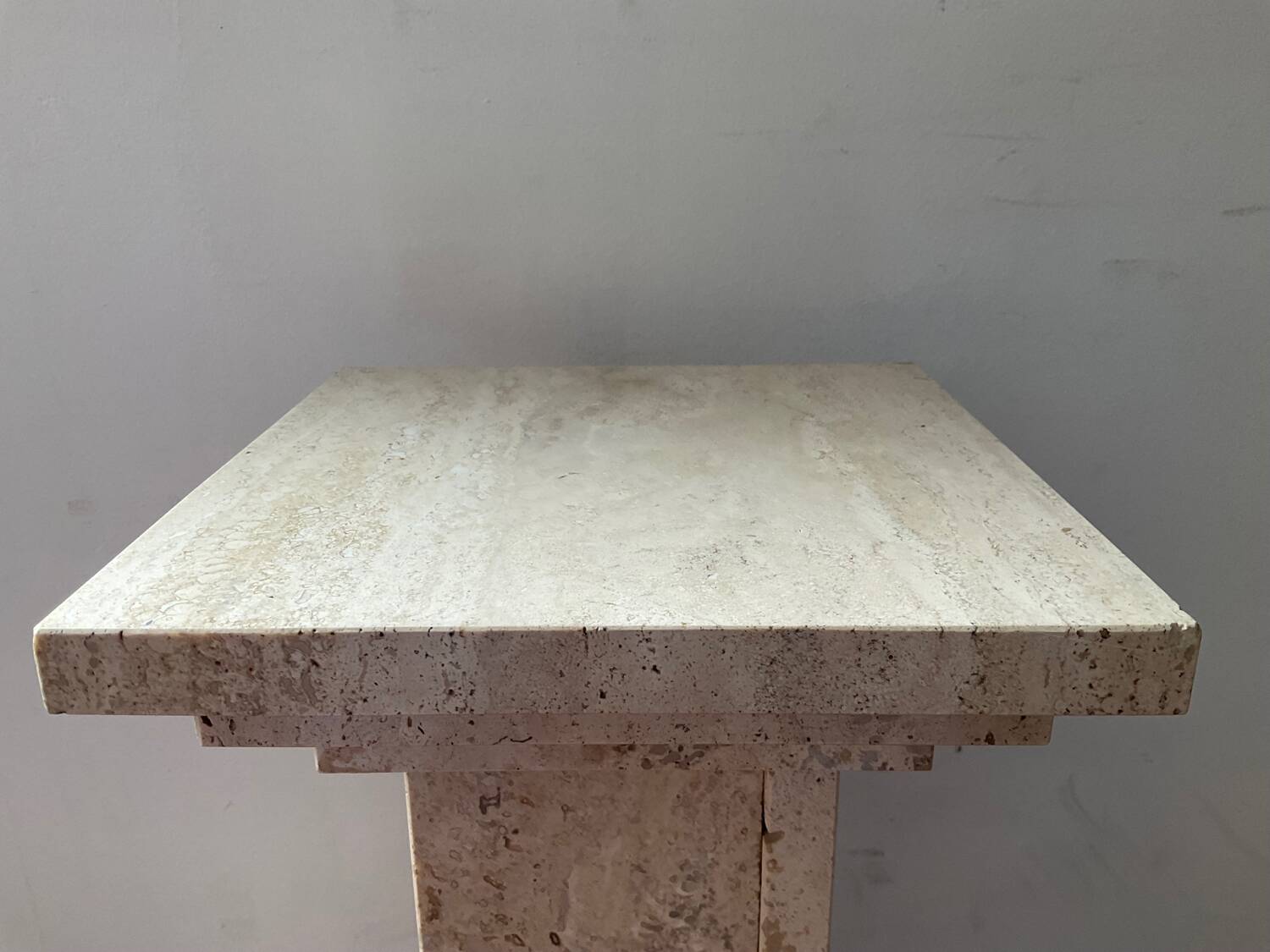 Vintage travertine harness