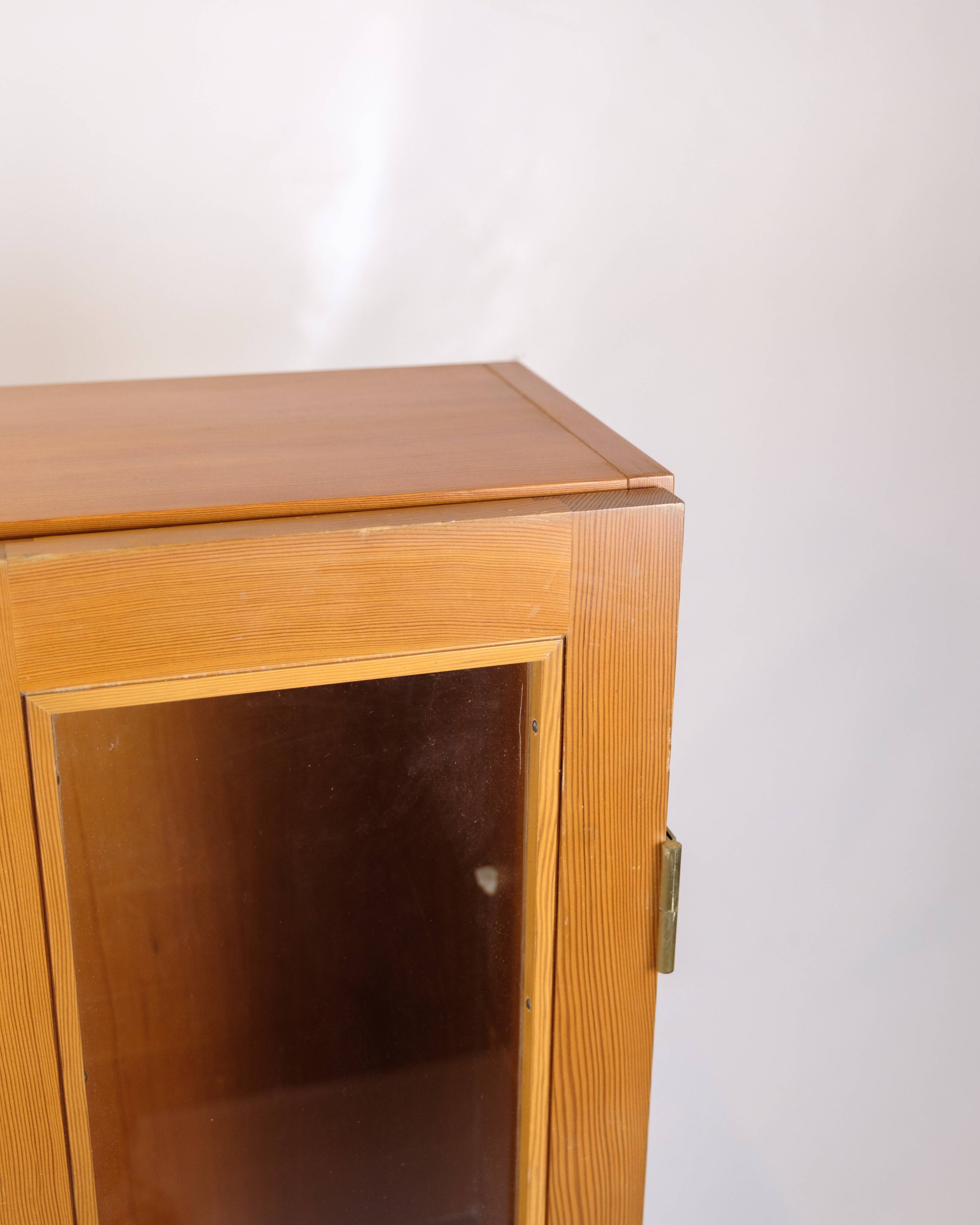Set of two display cabinets - Oregon pine - Danish design - 1960s