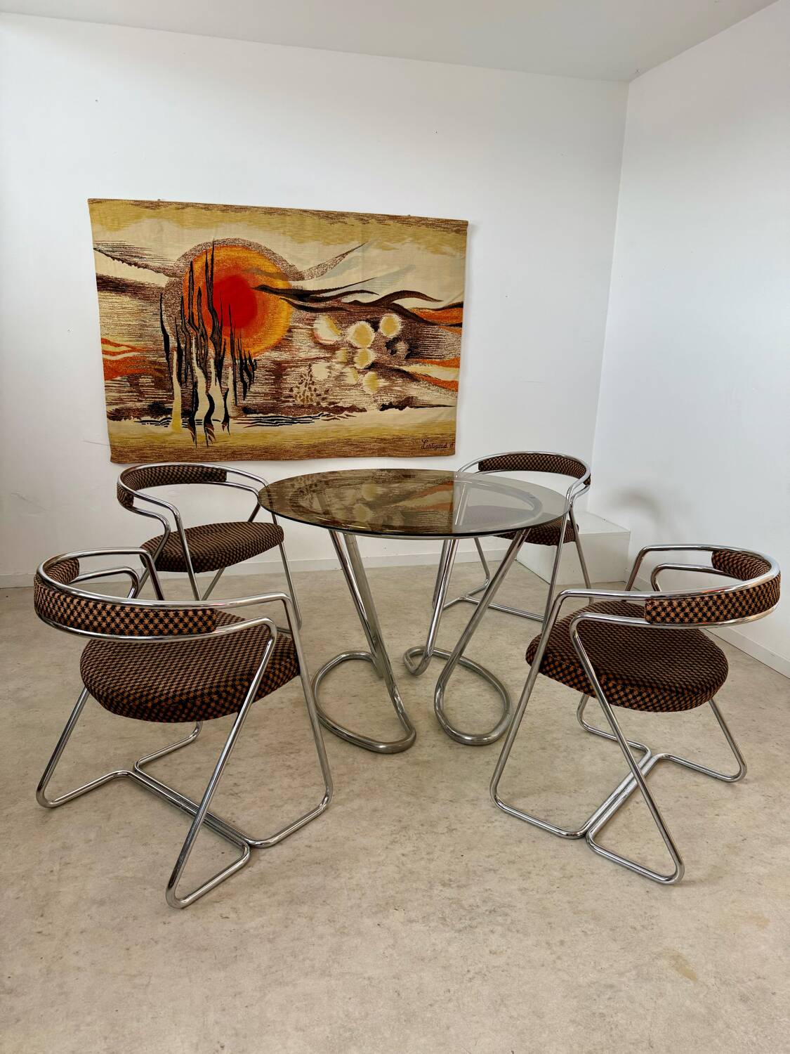 Set of 4 chrome tubular chairs Italian design from the 70s vintage fabric and metal