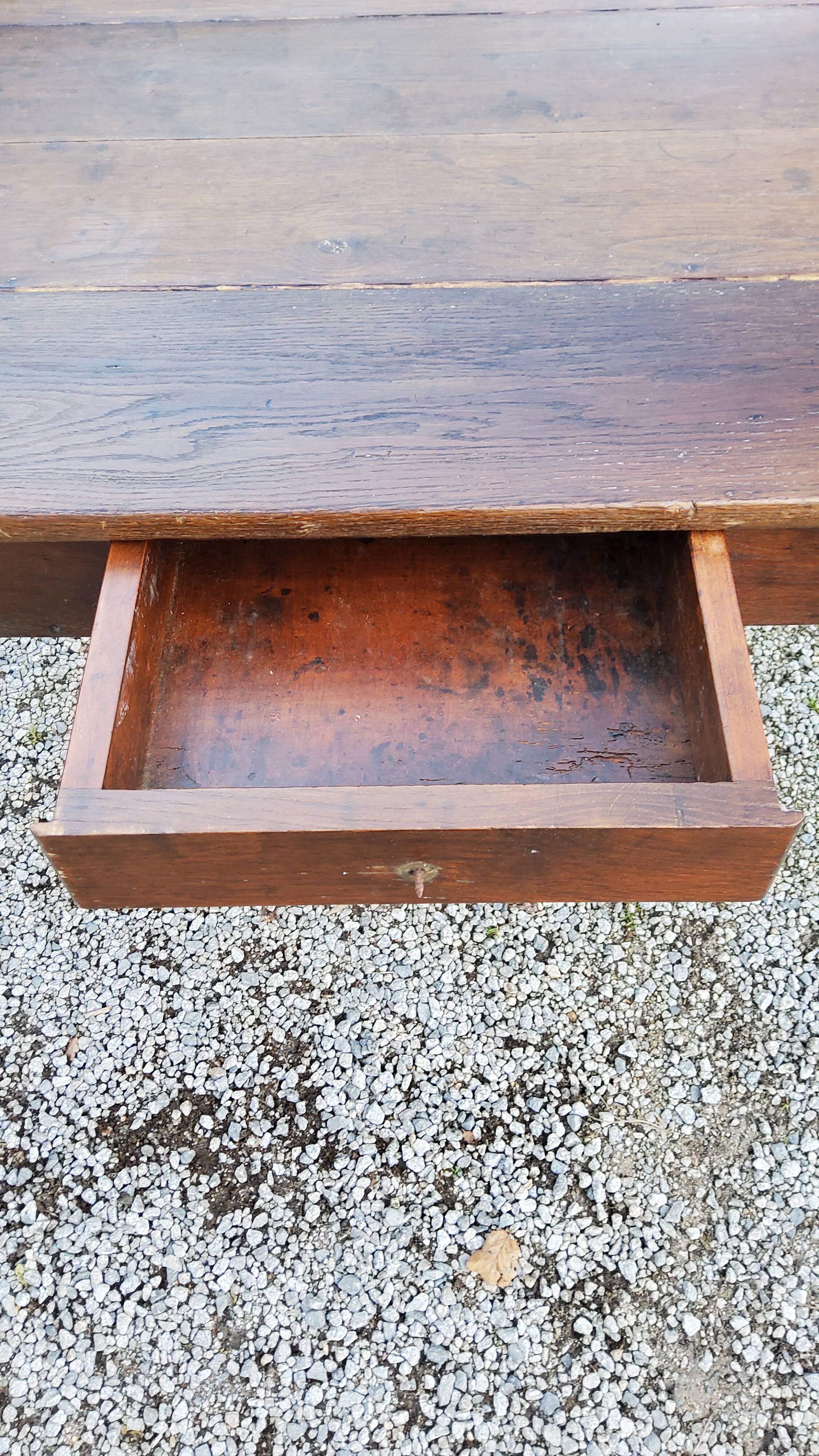 Farmhouse table in oak spindle legs nineteenth century