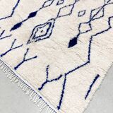 Moroccan Berber rug Azilal ecru with majorelle blue patterns 2.65x1.53m