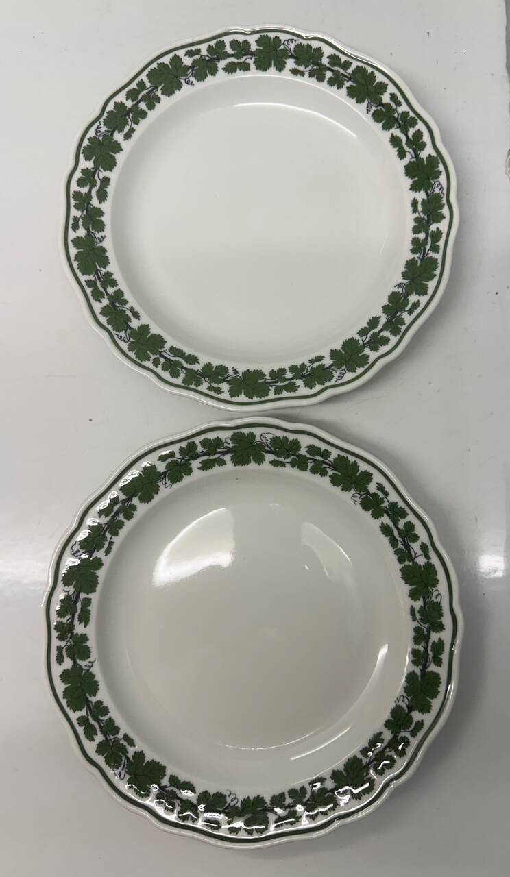 Meissen "Weinlaub" dessert plates, set of 2