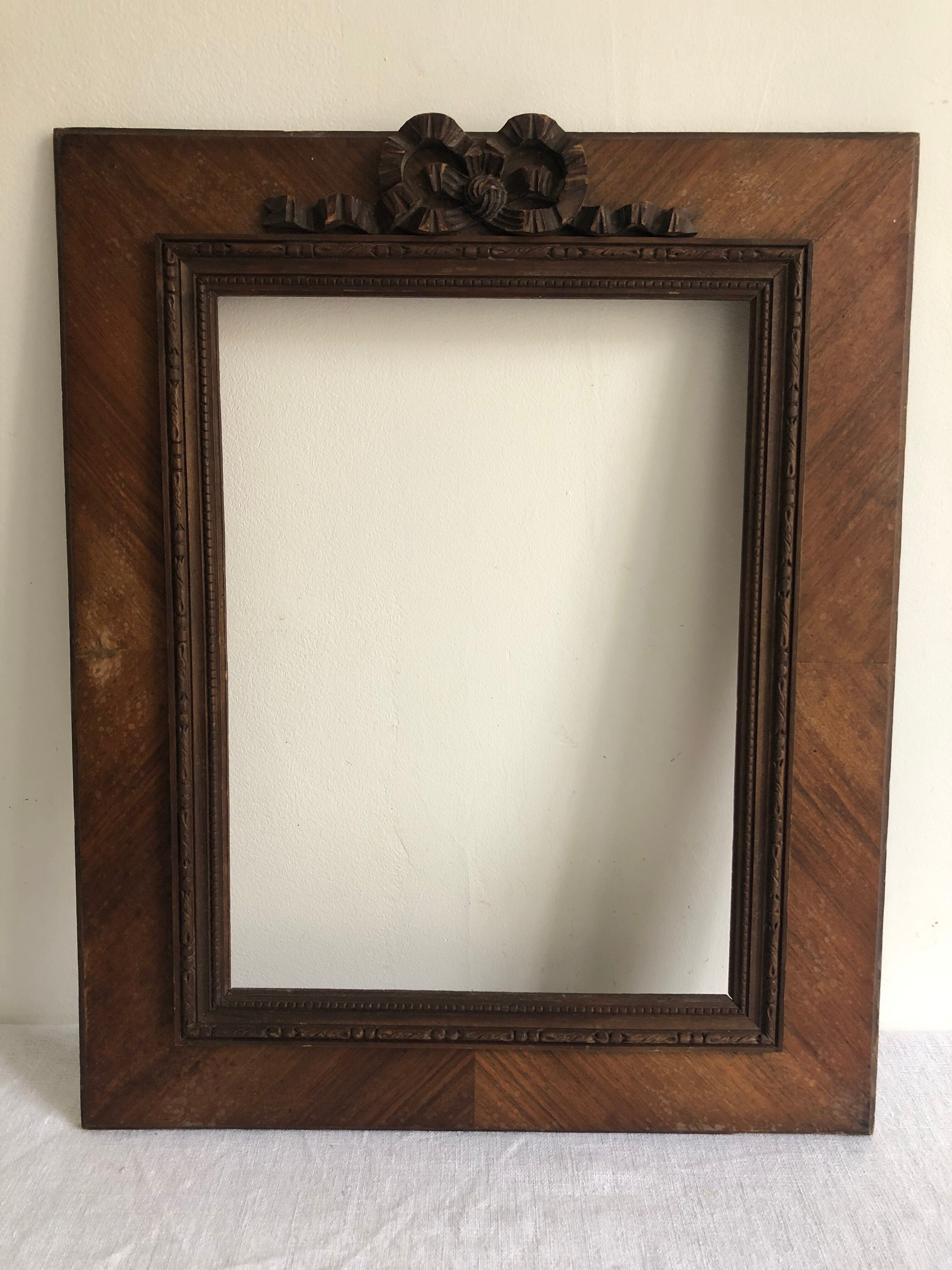 Old knot frame