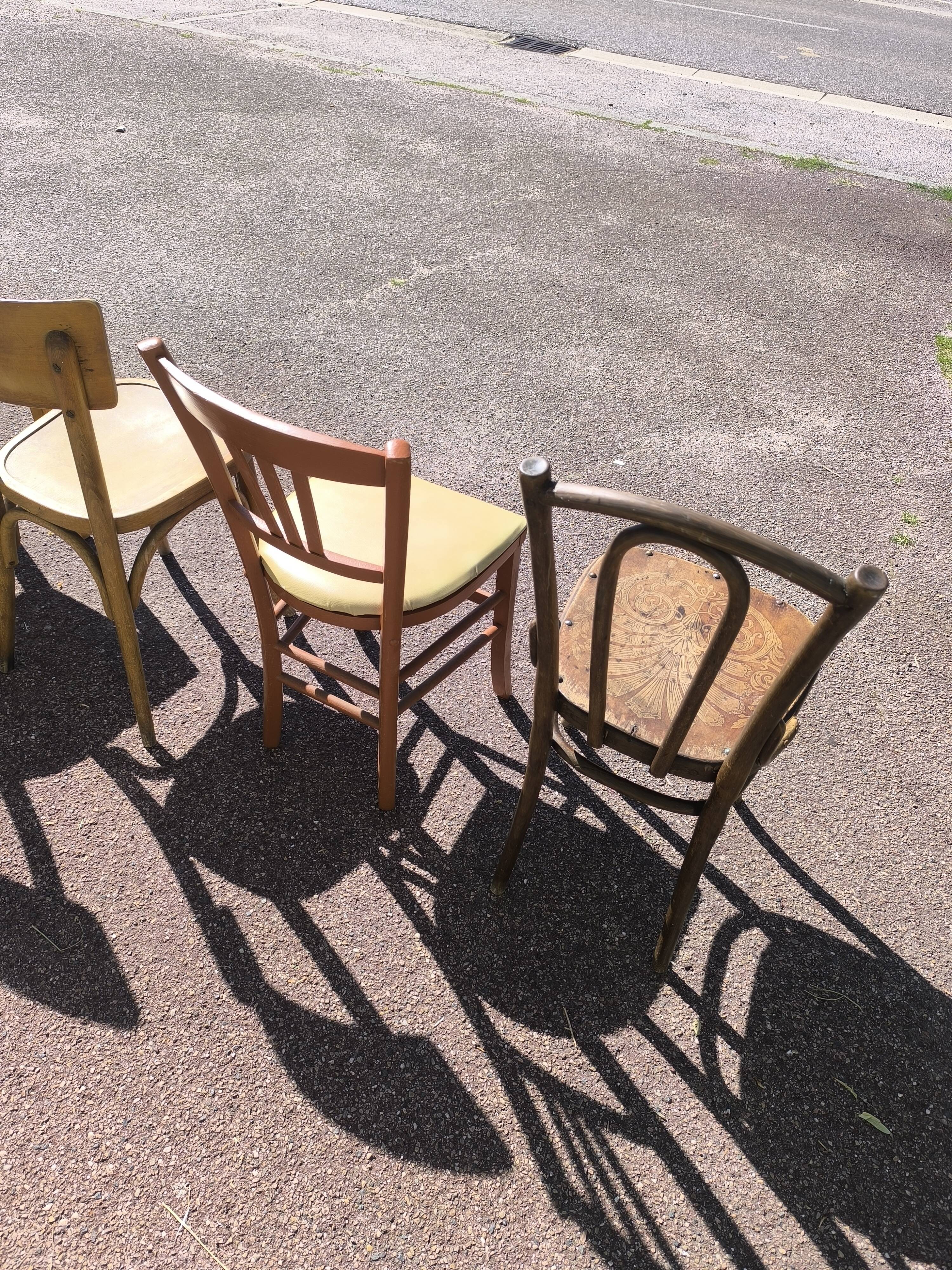 Lot de 6 chaises de bistrot dépareillées bois vintage