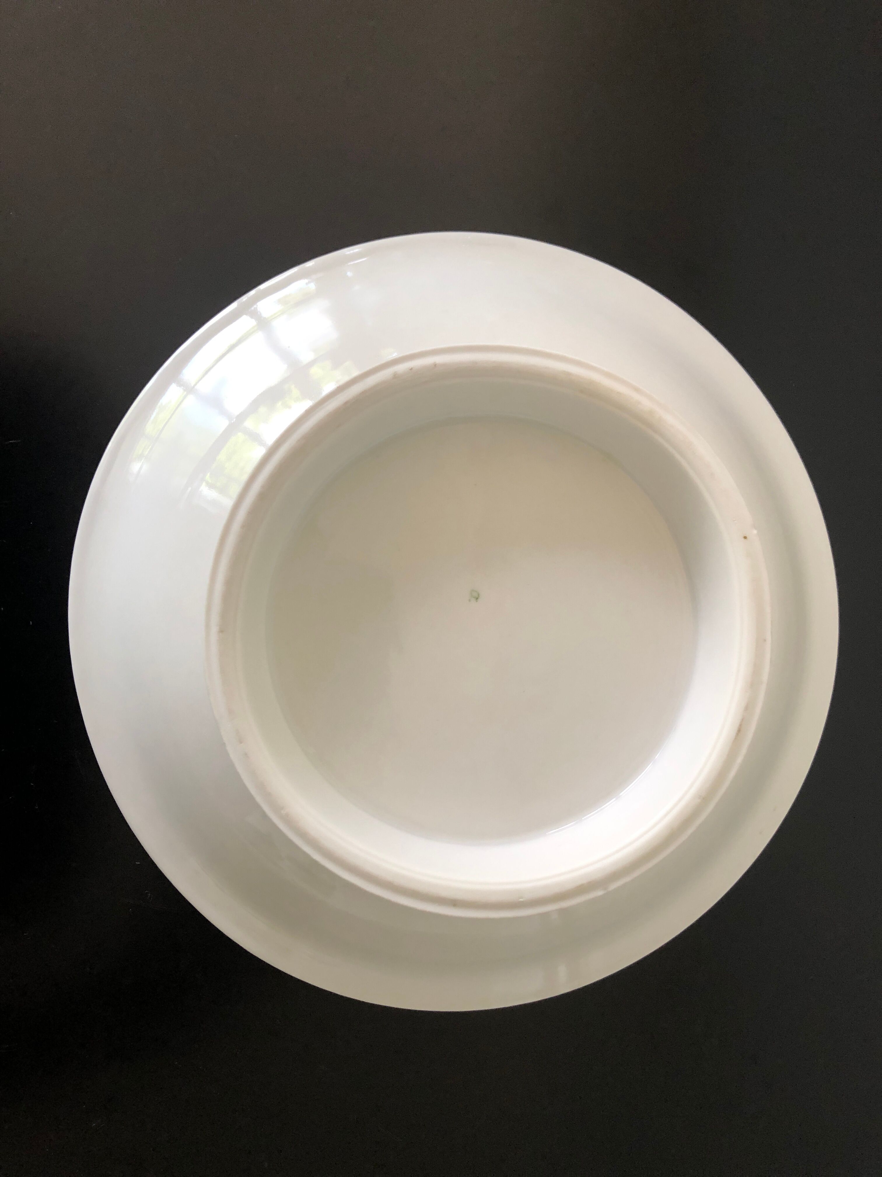 Composition in gilded earthenware