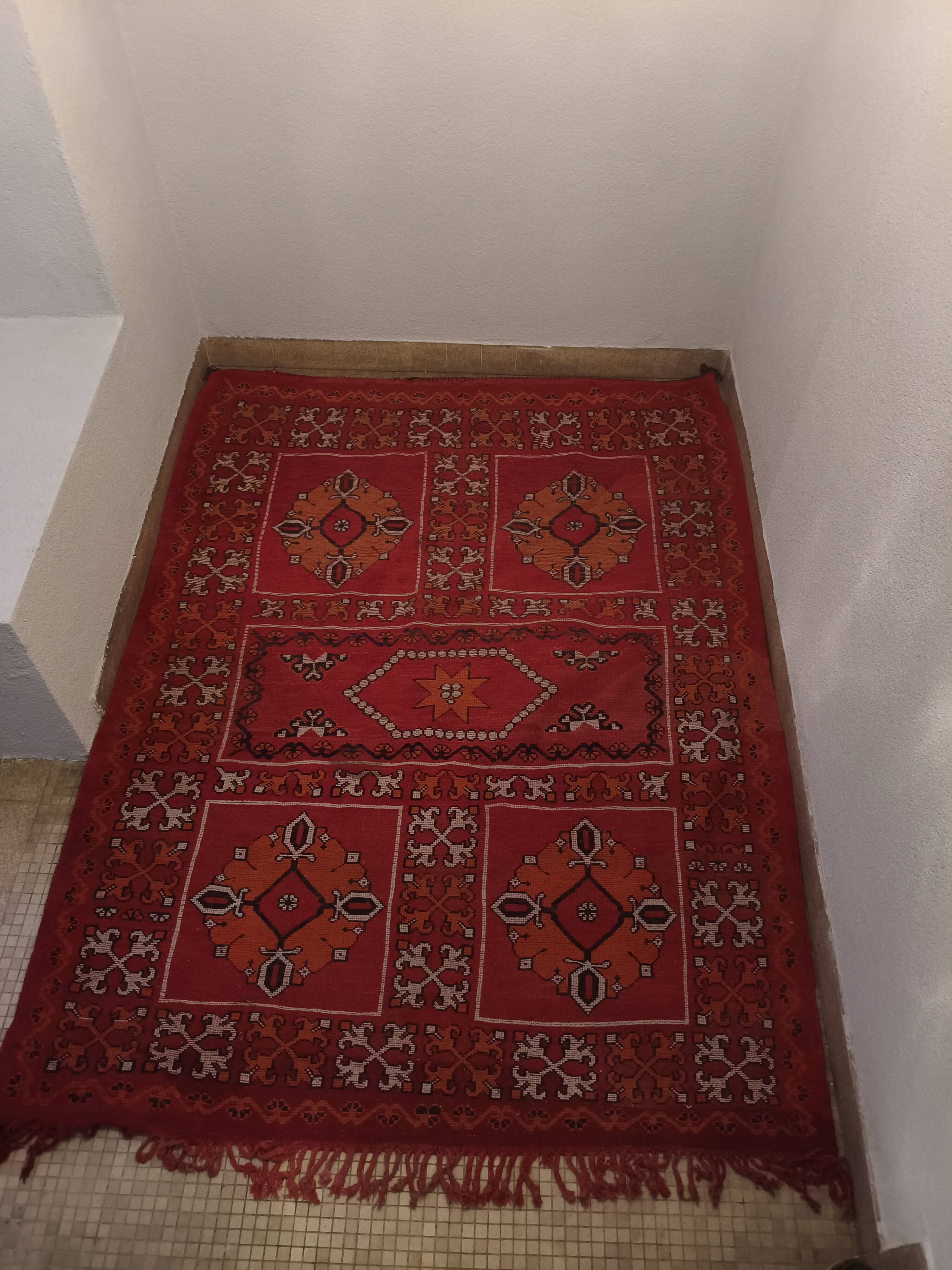 Moroccan Berber rug made of wool – 200 × 150 cm