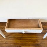 Farmhouse table with drawer