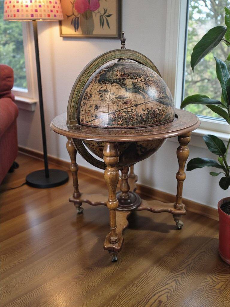 Vintage bar globe / bar furniture with decorative globe