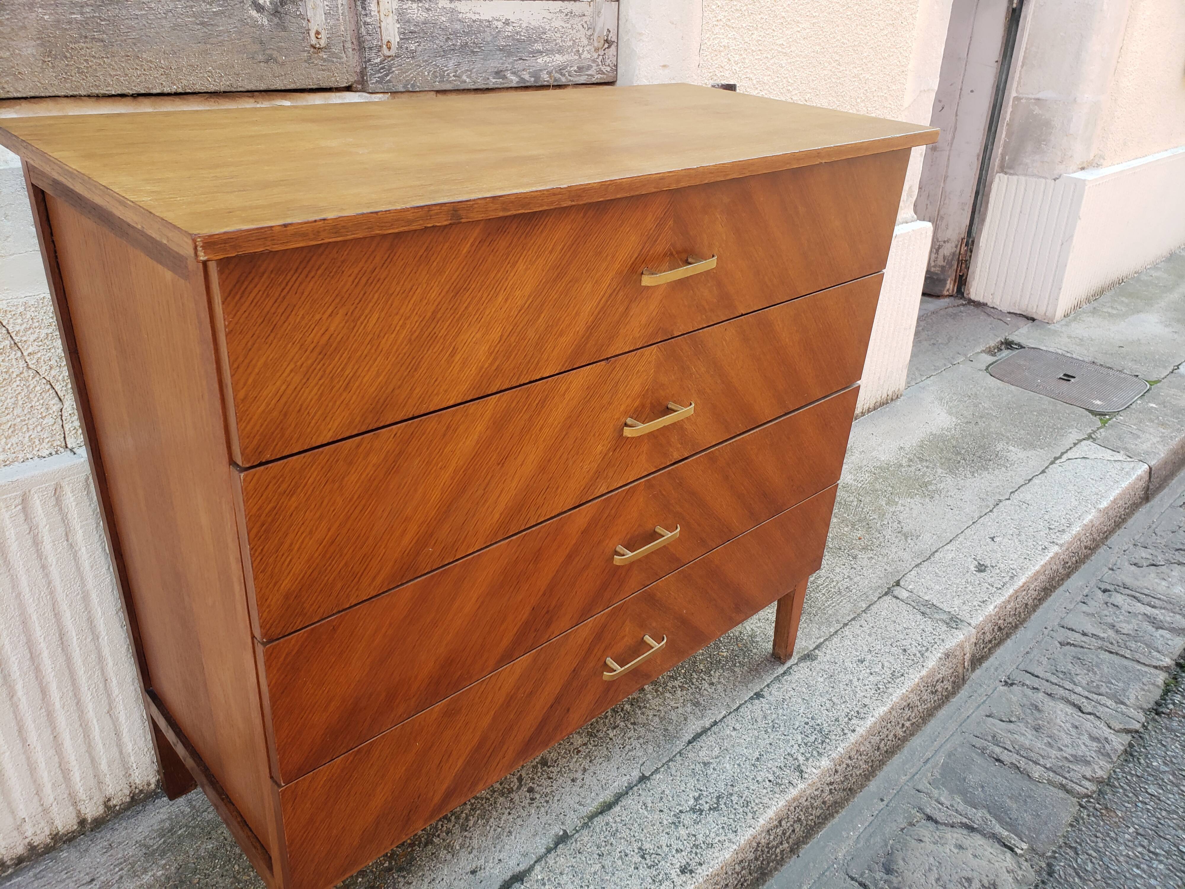 Commode vintage design chevrons
