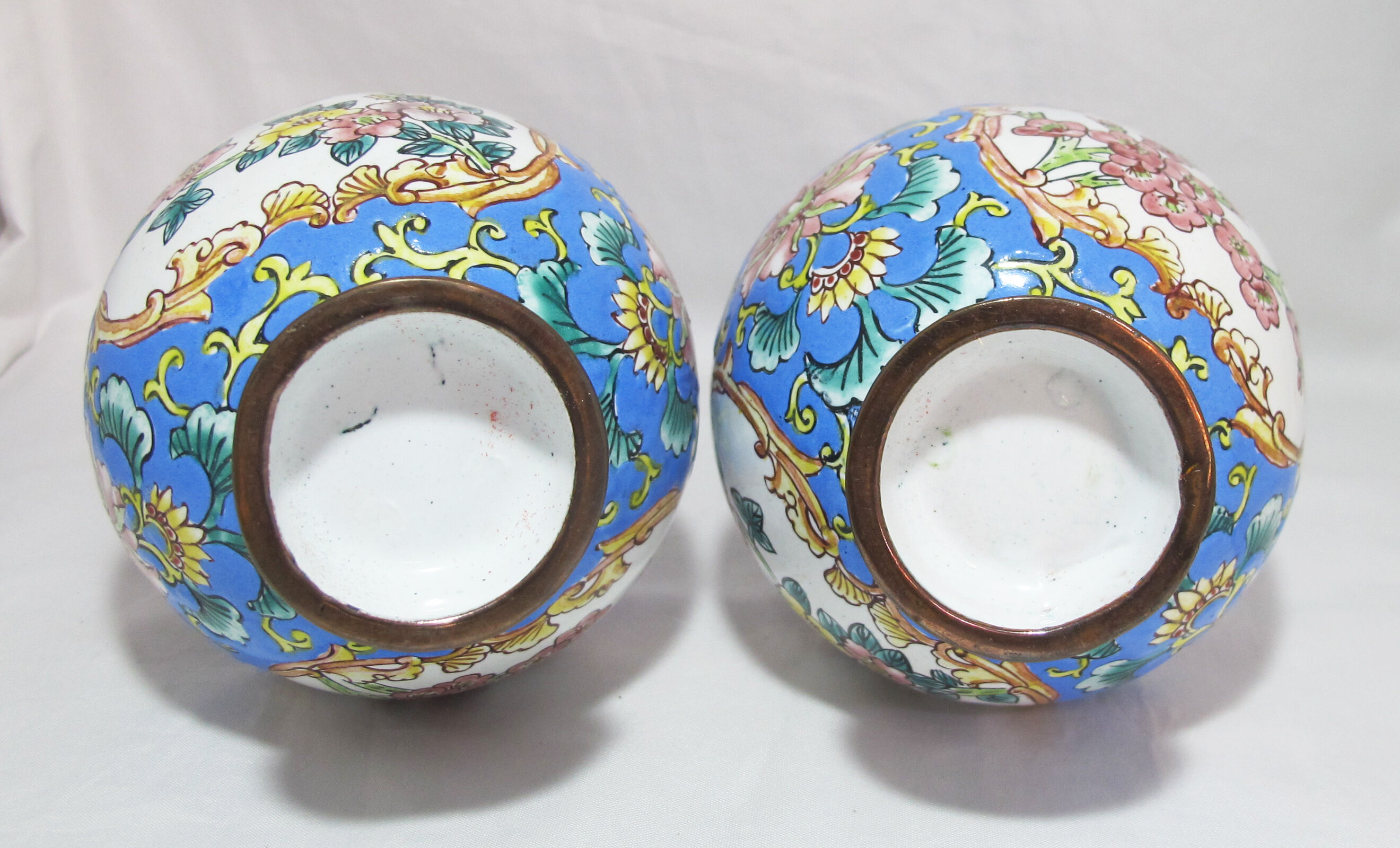 Pair of Chinese vases in enamelled bronze