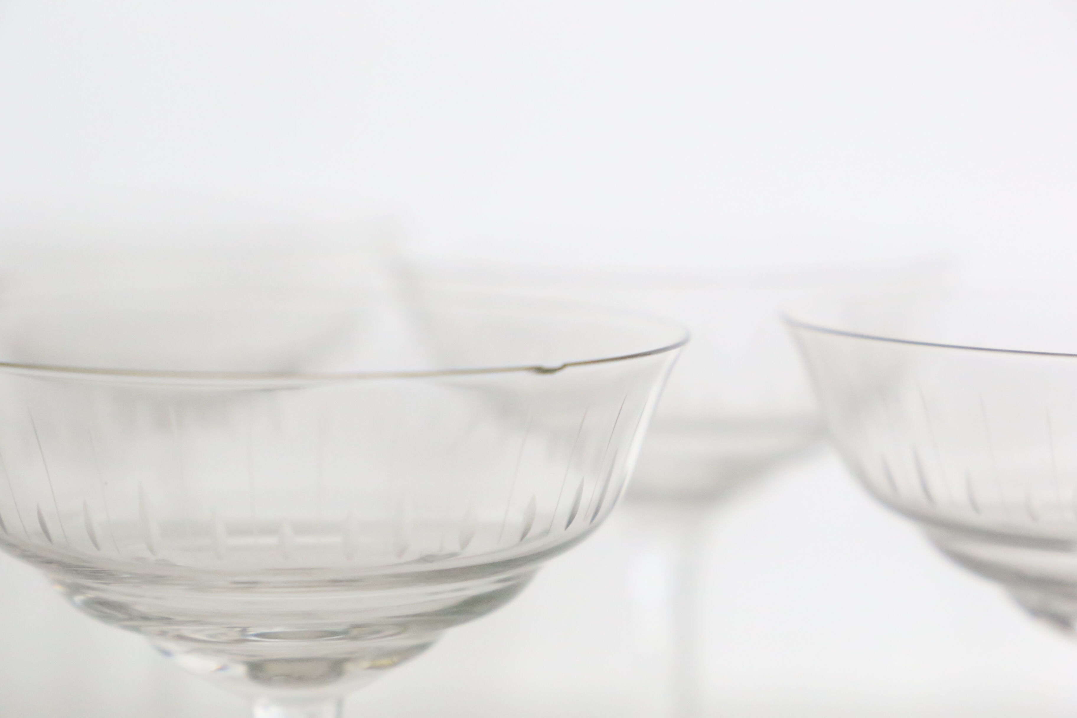 Ensemble de 6 coupes à champagne en cristal gravé