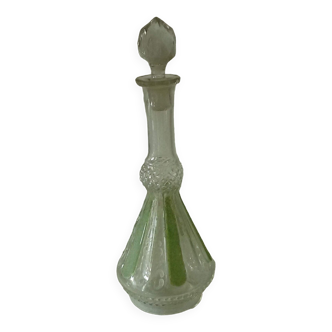 Diamond tip lace effect glass carafe